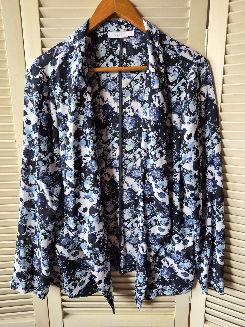 Lush Brand Open Front Blazer Size Large